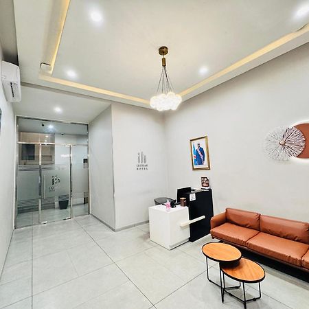 Ixoras Hotel Lemba Киншаса Екстериор снимка
