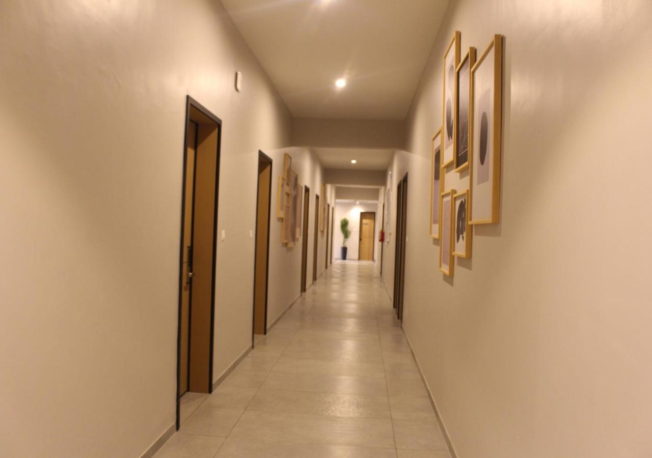 Ixoras Hotel Lemba Киншаса Екстериор снимка