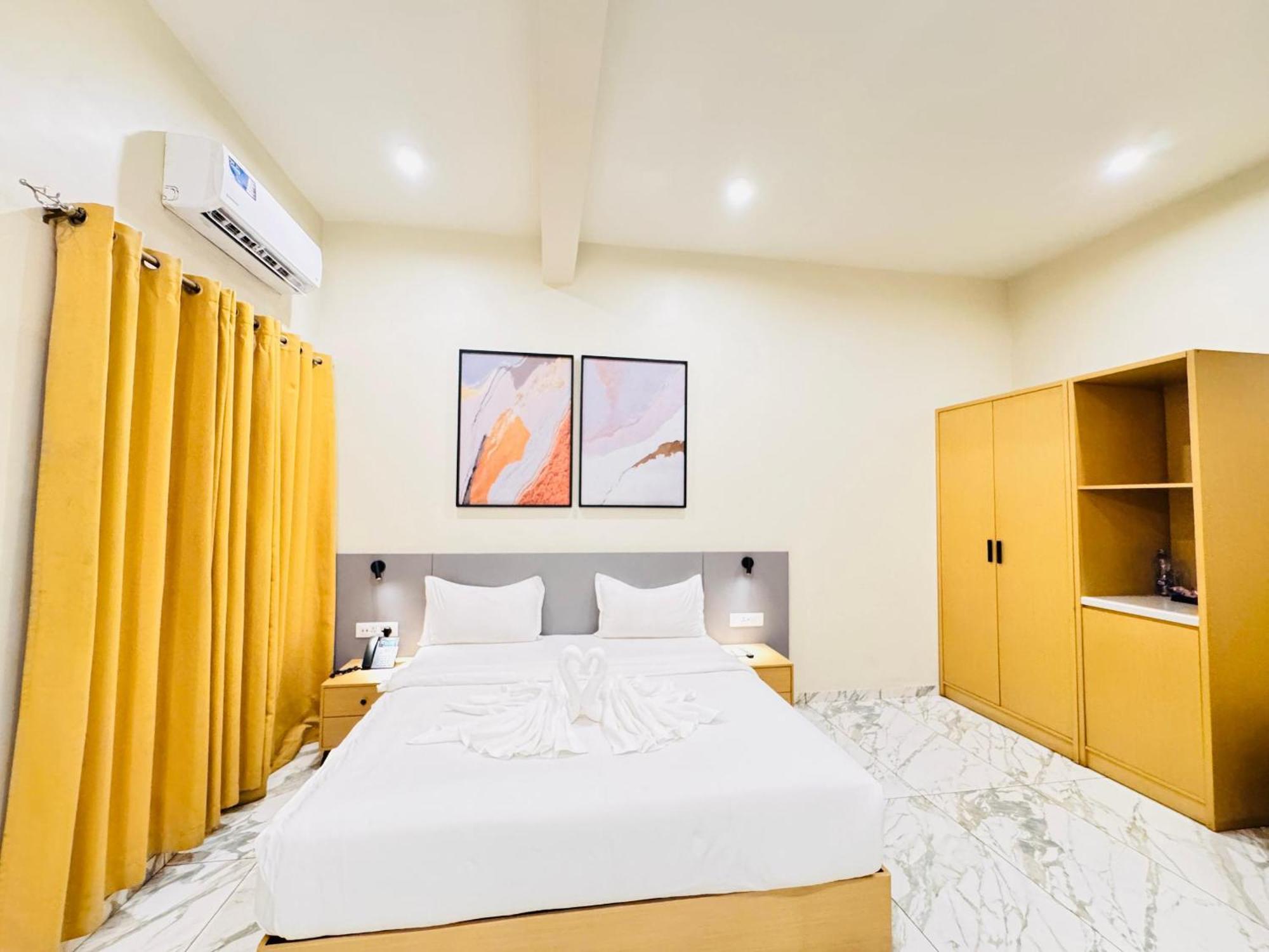 Ixoras Hotel Lemba Киншаса Екстериор снимка